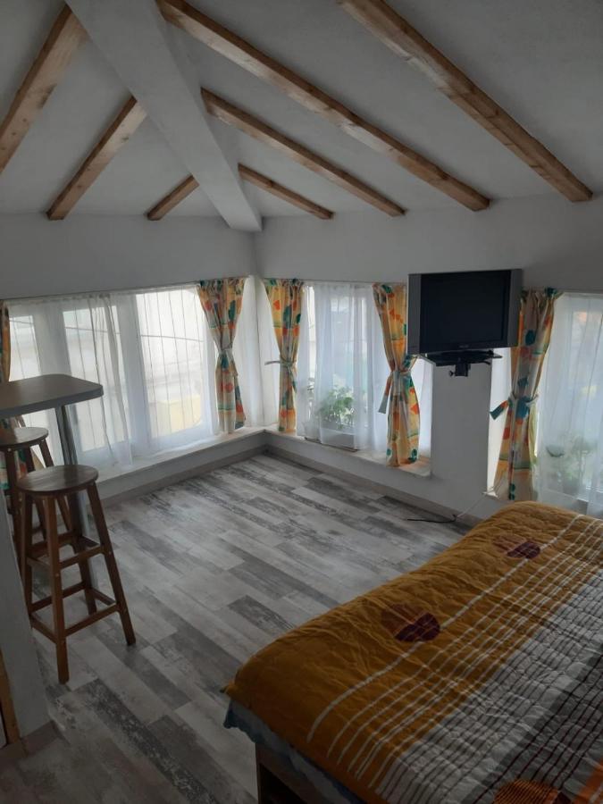 ホテル House クラヨーヴァ エクステリア 写真